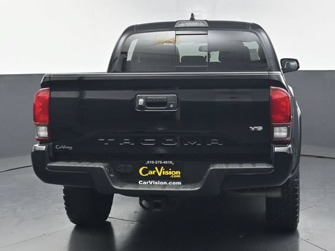 Used 2022 Toyota Tacoma SR5 w/ Technology Package RWD image 4