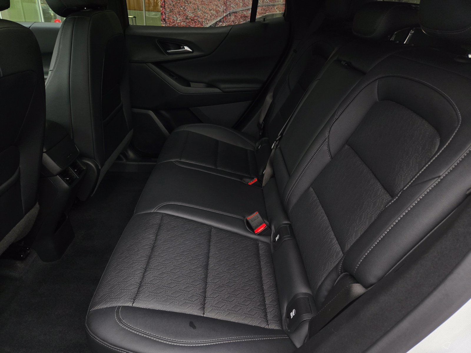 Used 2025 Chevrolet Equinox LT w/ Convenience Package II AWD/4WD image 11
