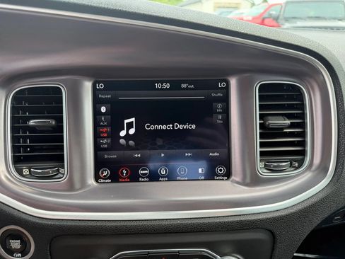 Used 2019 Dodge Charger SXT AWD/4WD image 24