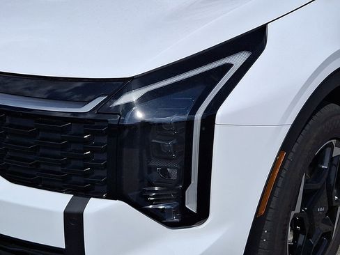 Used 2026 Kia Sportage EX w/ EX Panorama Roof Package image 9