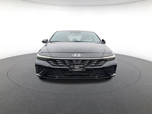 Used 2025 Hyundai Elantra SEL image 2