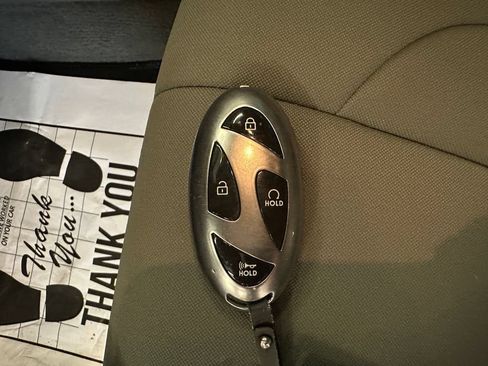 Used 2024 Hyundai Elantra SEL FWD image 16