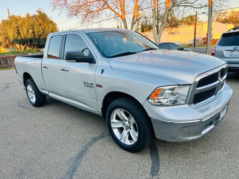 Used 2018 RAM 1500 Classic SLT image 2