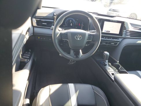 Used 2025 Toyota Camry SE w/ Convenience Package FWD image 11