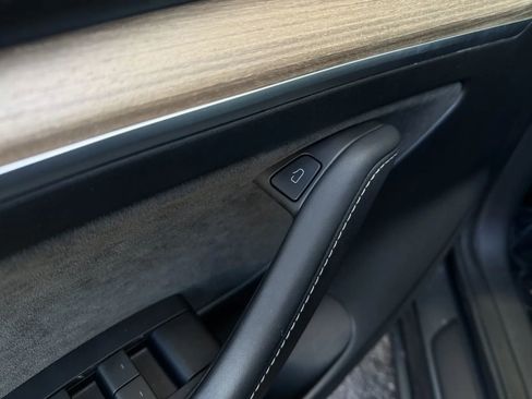 Used 2023 Tesla Model 3 Performance image 25
