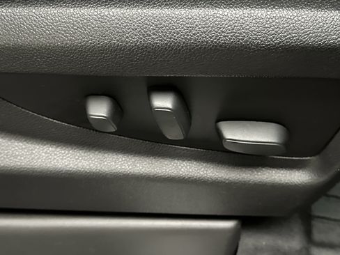 Used 2018 Chevrolet Silverado 1500 LT w/ All Star Edition AWD/4WD image 24