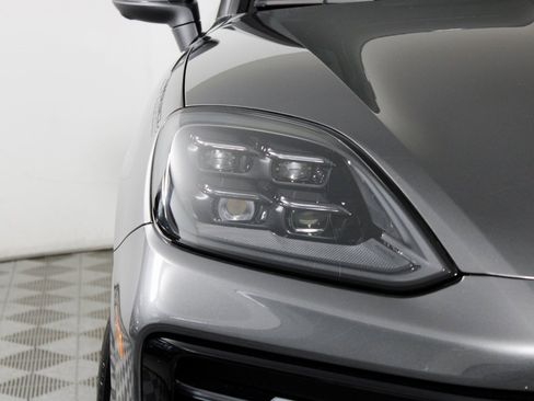 New 2026 Porsche Cayenne image 11
