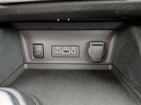 Used 2024 Nissan Sentra SV FWD image 9