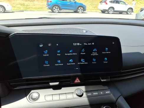 Certified 2025 Hyundai Elantra SEL FWD image 29