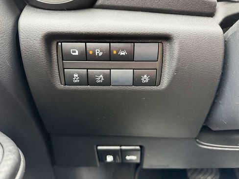 Used 2020 Nissan Versa S image 23