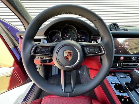 Certified 2026 Porsche Macan image 16