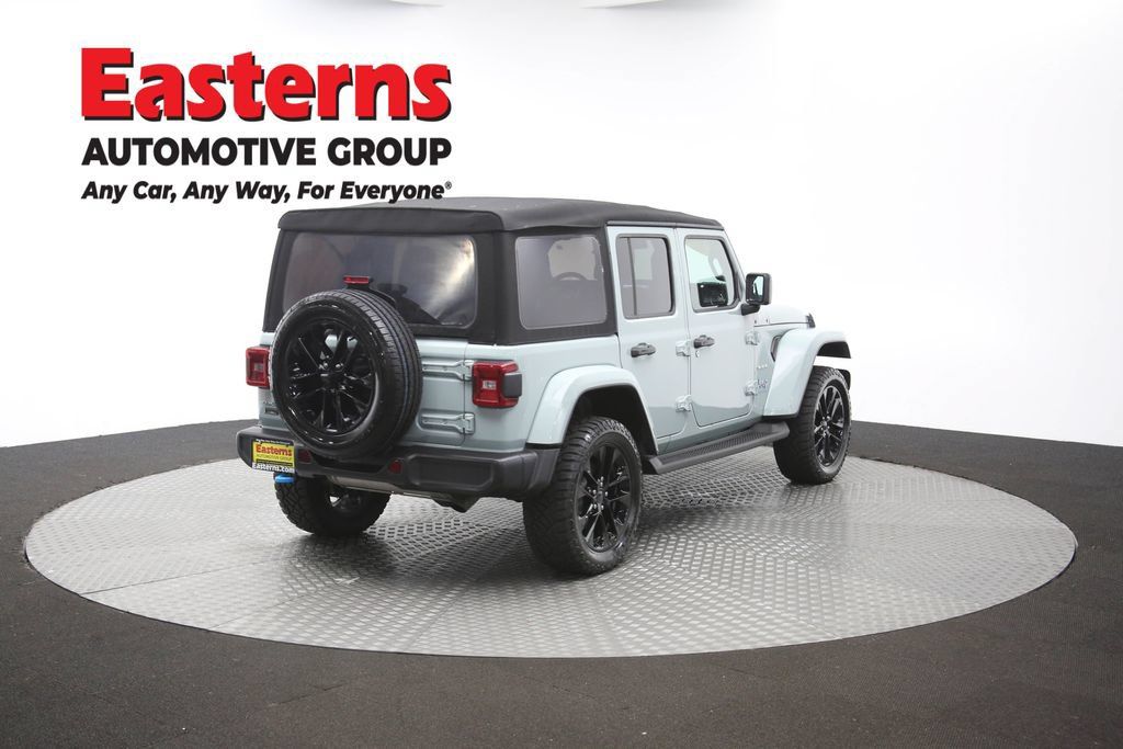 Used 2024 Jeep Wrangler Unlimited Sahara w/ Technology Group AWD/4WD image 40
