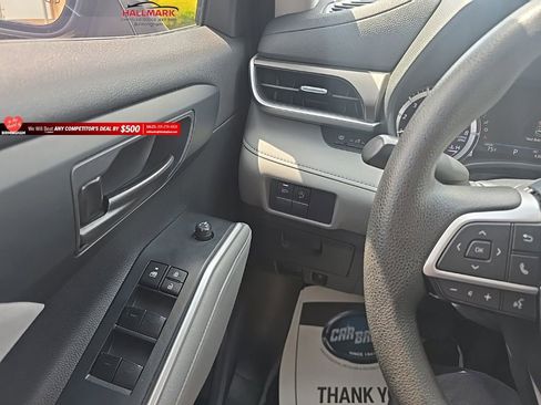 Used 2023 Toyota Highlander L FWD image 14