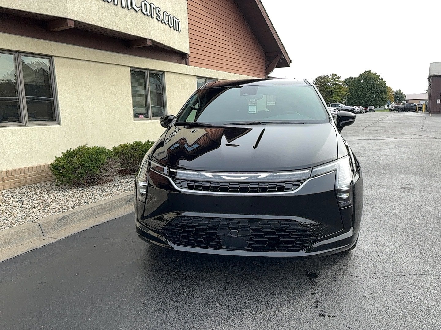 New 2027 Chrysler Pacifica Select AWD/4WD image 3