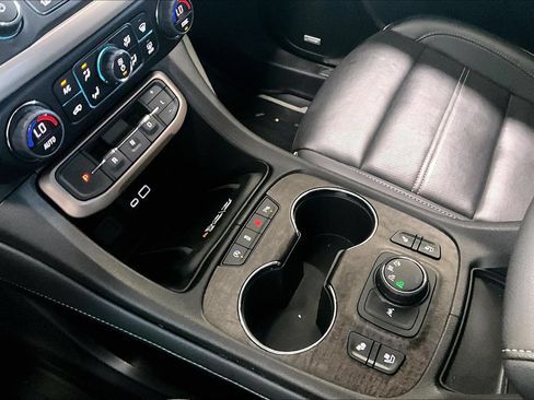 Used 2023 GMC Acadia Denali AWD/4WD image 15