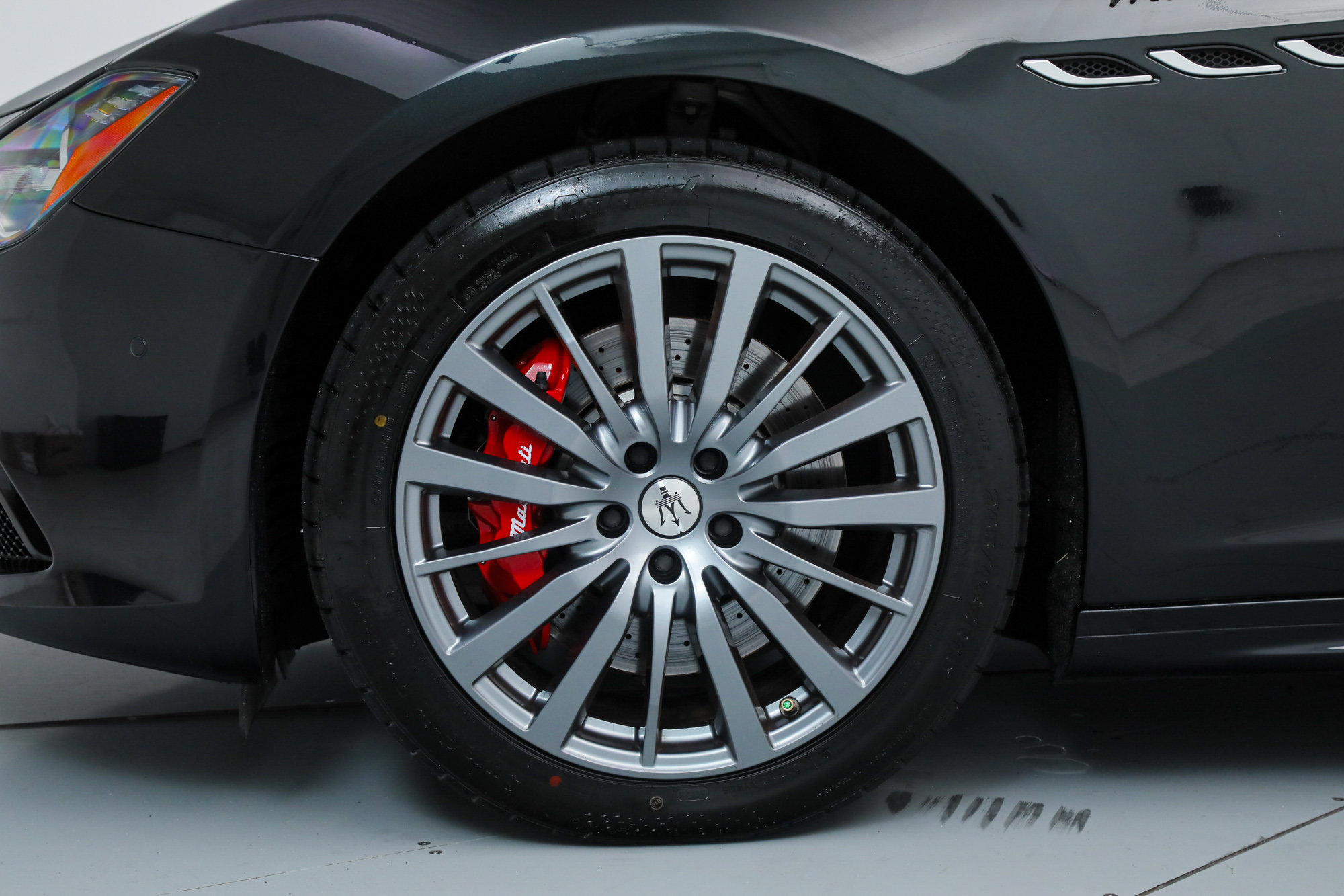 Certified 2022 Maserati Ghibli Modena RWD image 18
