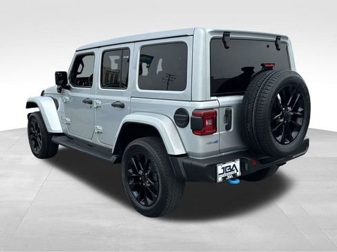 Used 2022 Jeep Wrangler Unlimited Sahara w/ Cold Weather Group image 26