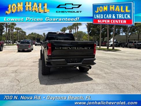 Used 2024 Chevrolet Silverado 2500 High Country w/ High Country Premium Package AWD/4WD image 10