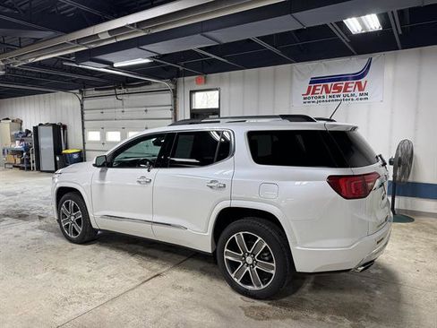 Used 2018 GMC Acadia Denali w/ Technology Package AWD/4WD image 4