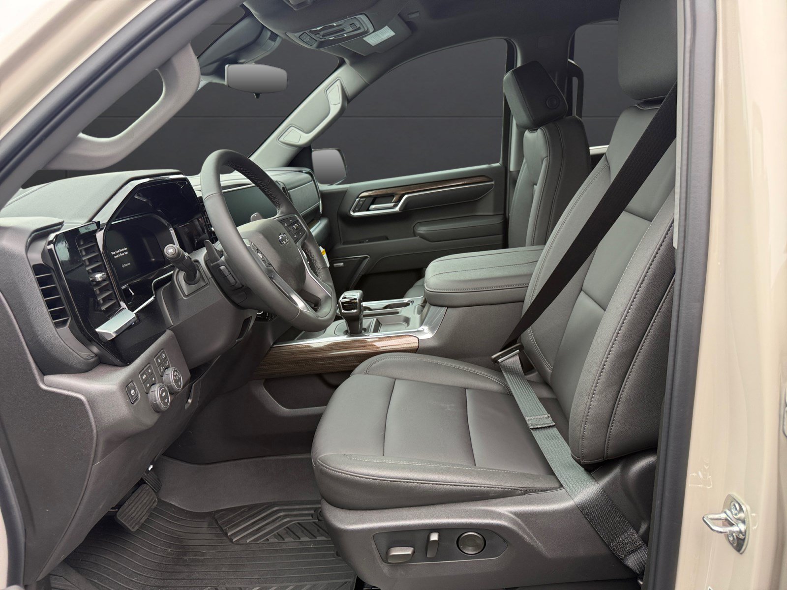 New 2026 Chevrolet Silverado 1500 RST w/ Dark Appearance Package AWD/4WD image 9