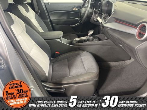 Certified 2025 Chevrolet Trax RS w/ Driver Confidence Package image 15