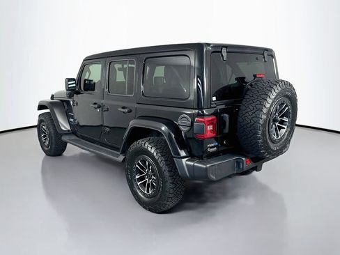 Used 2022 Jeep Wrangler Unlimited Sahara w/ Cold Weather Group AWD/4WD image 5