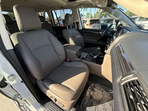 Used 2023 Lexus GX 460 Premium w/ Premium Package image 27
