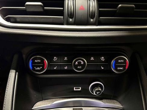 Used 2022 Alfa Romeo Stelvio Ti image 22