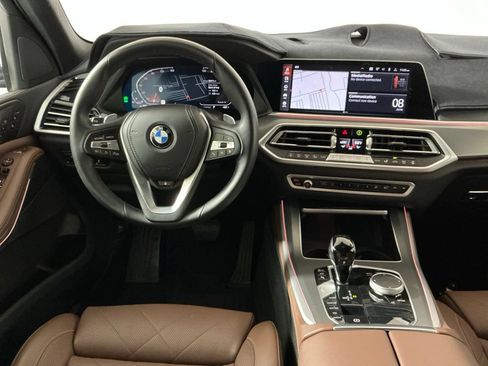Certified 2023 BMW X5 xDrive40i w/ Luxury Seating Package AWD/4WD image 9