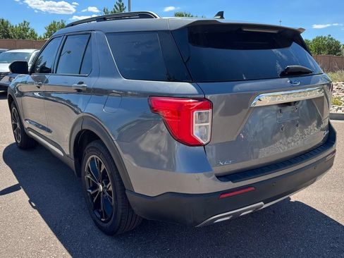 Used 2022 Ford Explorer XLT AWD/4WD image 4