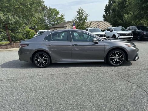 Used 2023 Toyota Camry SE FWD image 6