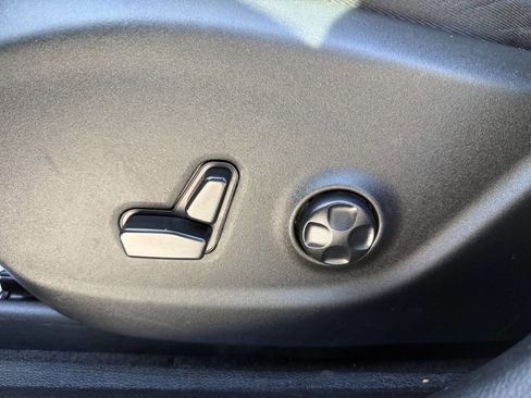 Used 2021 Jeep Cherokee Latitude Plus w/ Sun & Sound Group image 10