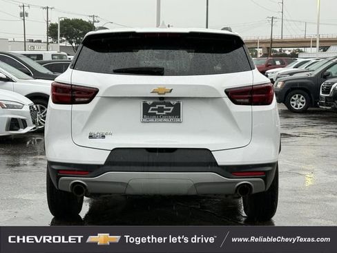 Used 2024 Chevrolet Blazer LT w/ Convenience Package FWD image 5