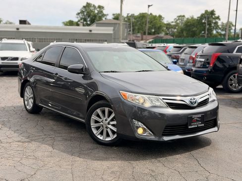 Used 2012 Toyota Camry XLE w/ Convenience Pkg FWD image 3
