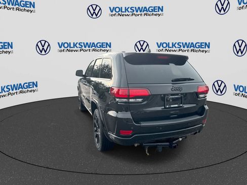 Used 2020 Jeep Grand Cherokee Altitude AWD/4WD image 12