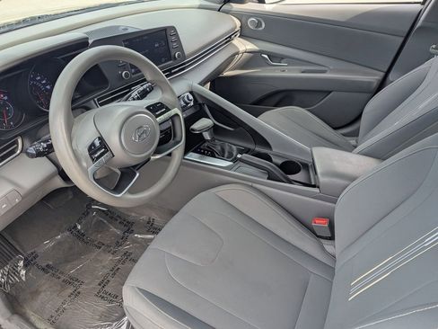 Used 2023 Hyundai Elantra SEL image 19