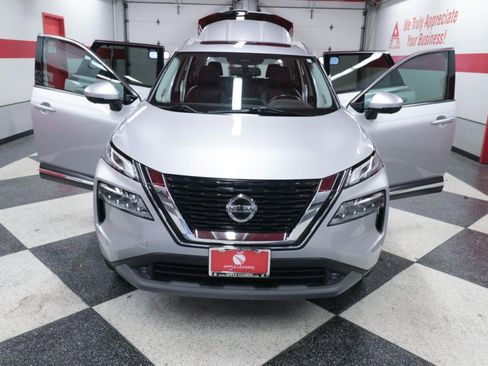 Used 2021 Nissan Rogue SL w/ Premium Package image 30