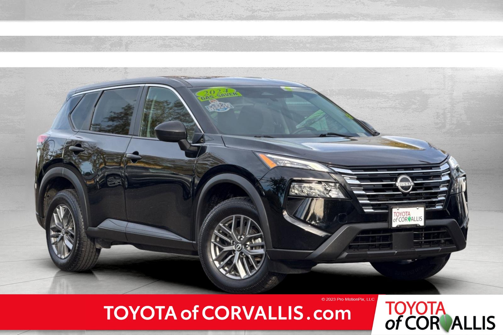 Used 2024 Nissan Rogue S FWD image 1