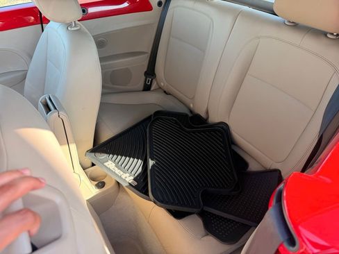 Used 2013 Volkswagen Beetle TDI image 27