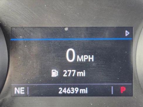 Used 2020 Buick Encore GX Essence image 11