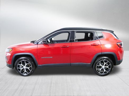 Used 2024 Jeep Compass Limited image 4