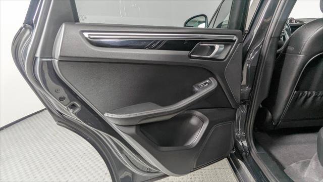 Used 2019 Porsche Macan AWD/4WD image 16