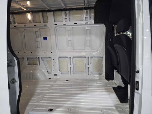 Used 2025 Mercedes-Benz Sprinter 2500 image 12