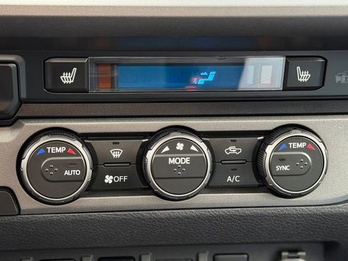 Used 2023 Toyota Tacoma TRD Off-Road w/ TRD Premium Off Road Package AWD/4WD image 12