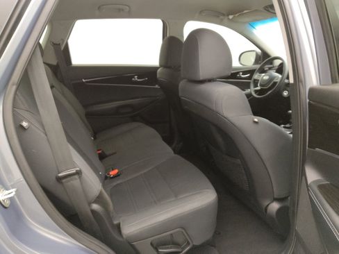 Used 2020 Kia Sorento LX image 19