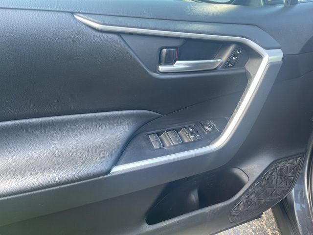 Used 2023 Toyota RAV4 XLE Premium AWD/4WD image 21