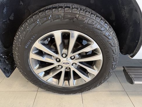 Used 2018 Ford Expedition Limited AWD/4WD image 13