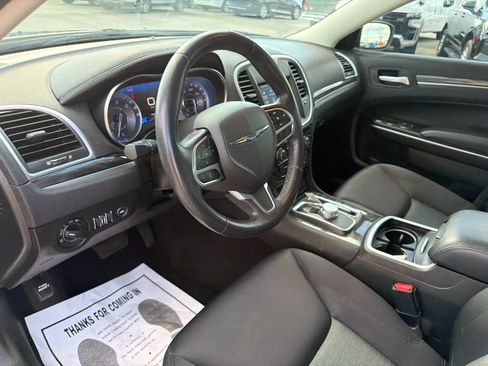Used 2022 Chrysler 300 Touring w/ Sport Appearance Package RWD image 12
