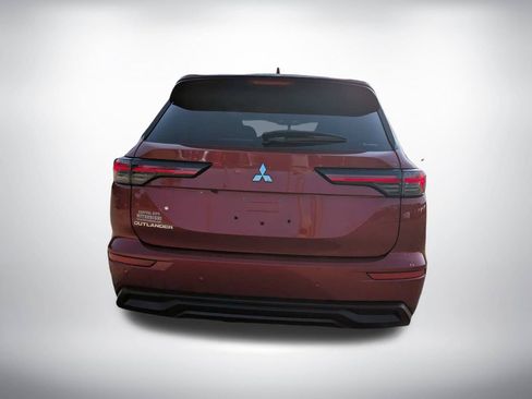 Used 2025 Mitsubishi Outlander ES AWD/4WD image 5
