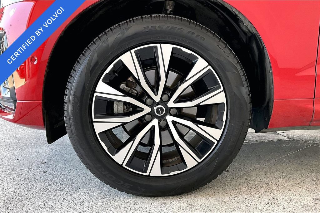 Certified 2024 Volvo XC60 B5 Plus w/ Protection Package Premier AWD/4WD image 10